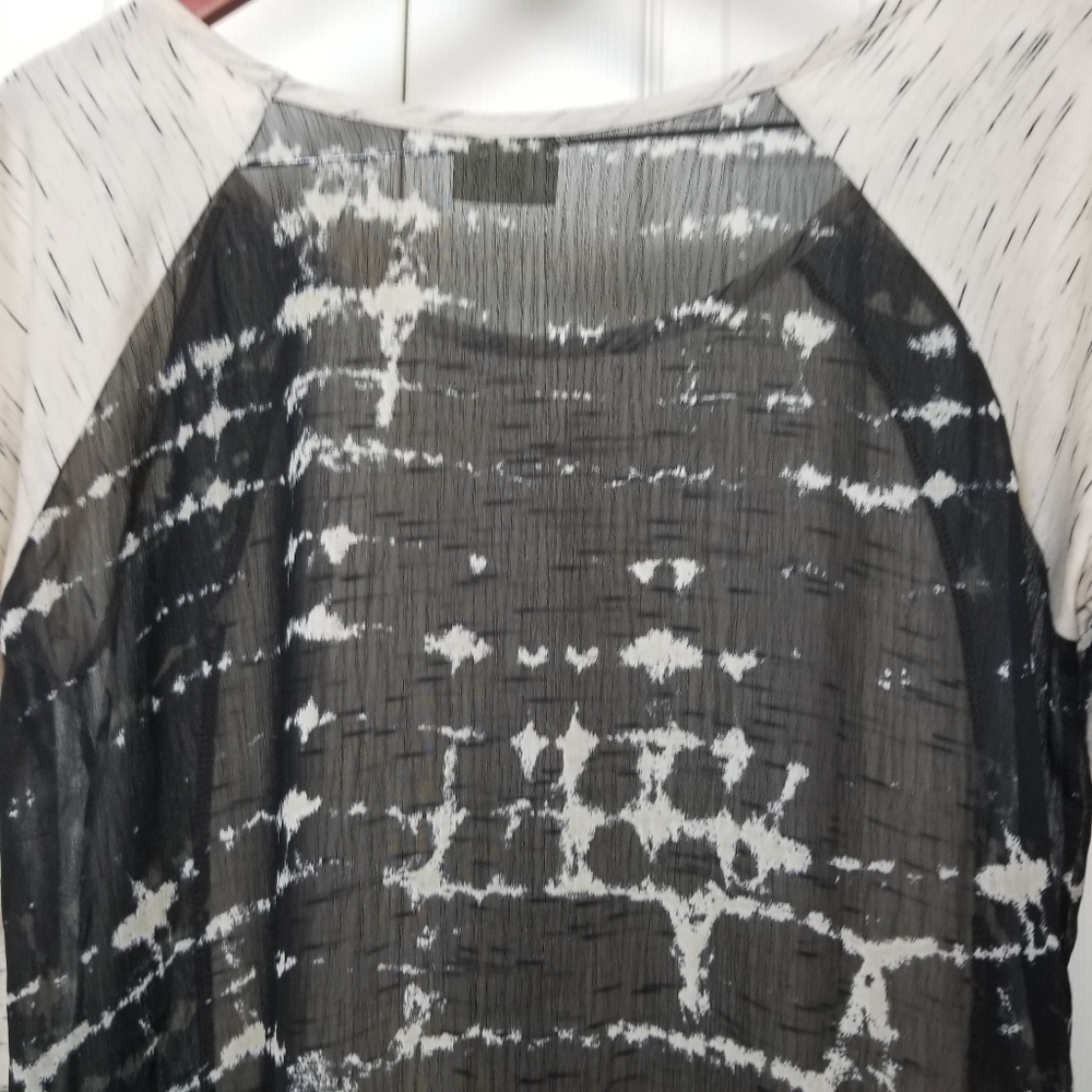 H.I.P Tunic - Picture 3 of 5